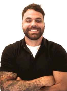 Ian ZeikusSocial Media Manager